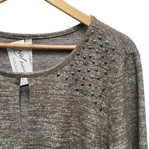 NY Collection Woman Olive Heather with‎ Stud Embellished Shoulders Top - Picture 5 of 10
